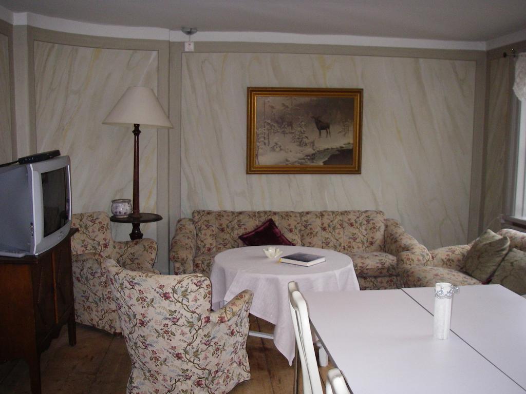 Bed and Breakfast Tullgarns Vardshus Vagnharad Екстер'єр фото